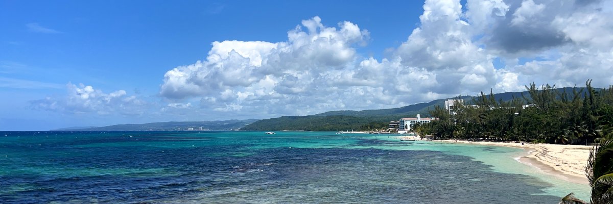 Jamaica Villas vs. Luxury Resorts: Why More Travelers Are Choosing Private Estates