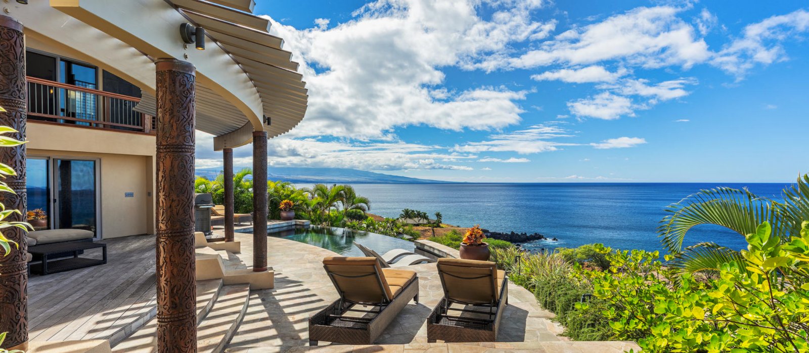 Whales Play at Kohala Waterfront Big Island Vacation Rental Exotic