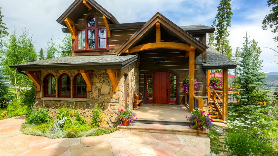 Photo inspiration: Luxury Mountain Exotic Green Properties Reference: Cypress Mountain Chalet