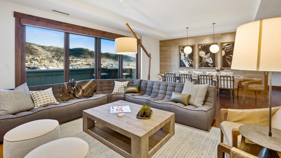 Visual Reference: One Steamboat Place 703 Sugar Loaf Mountain