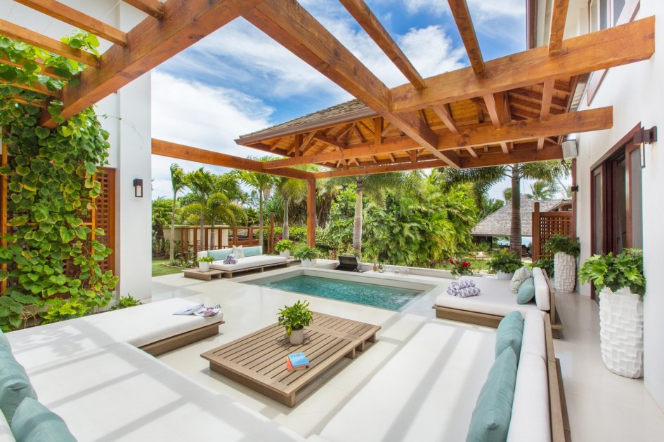 Curated visual reference: Luxury Exotic City Villas Reference: Diamond Head Villa