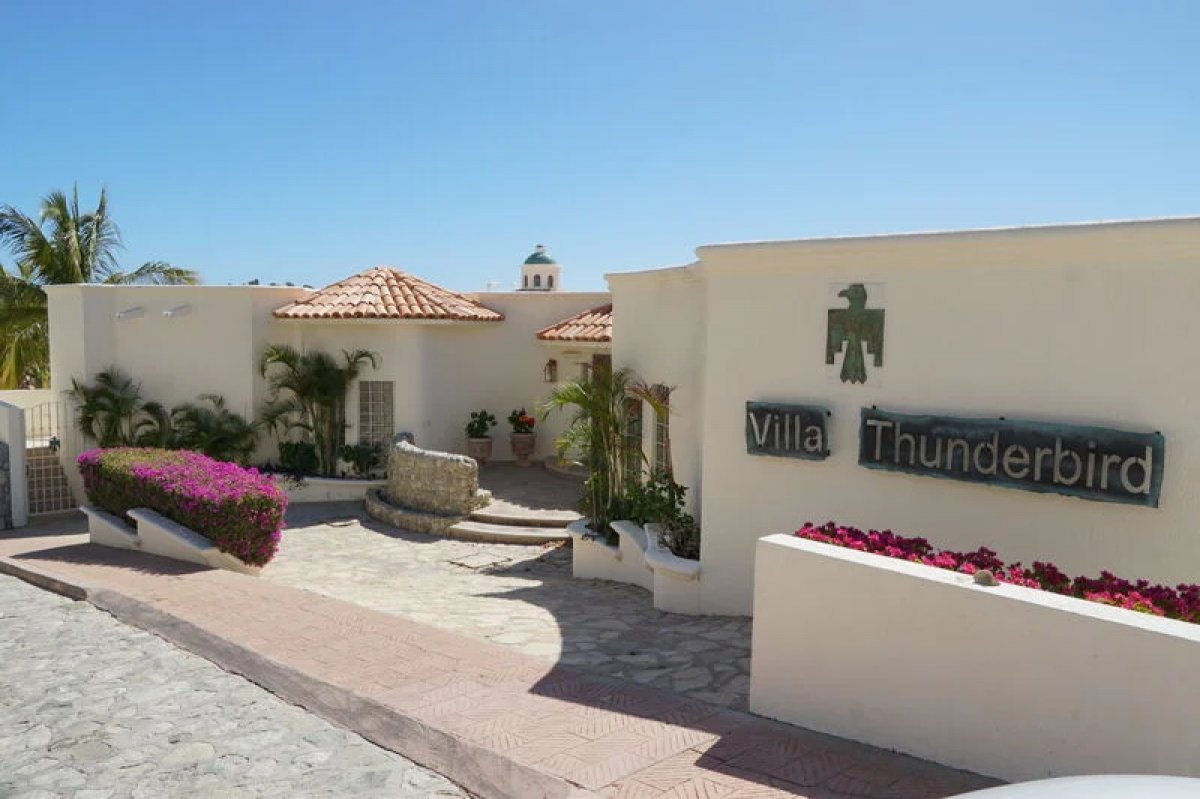 Cabo Villa Thunderbird