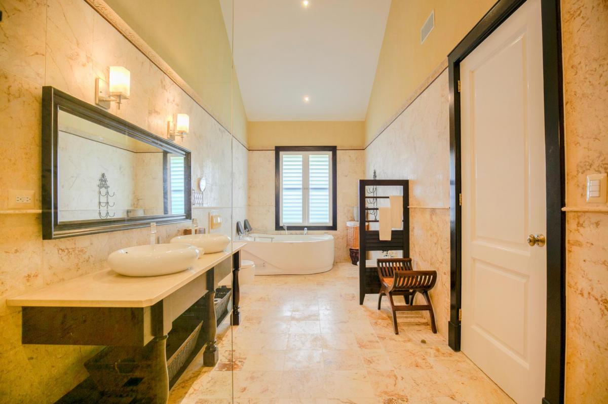 Arrecife Elegance Villa