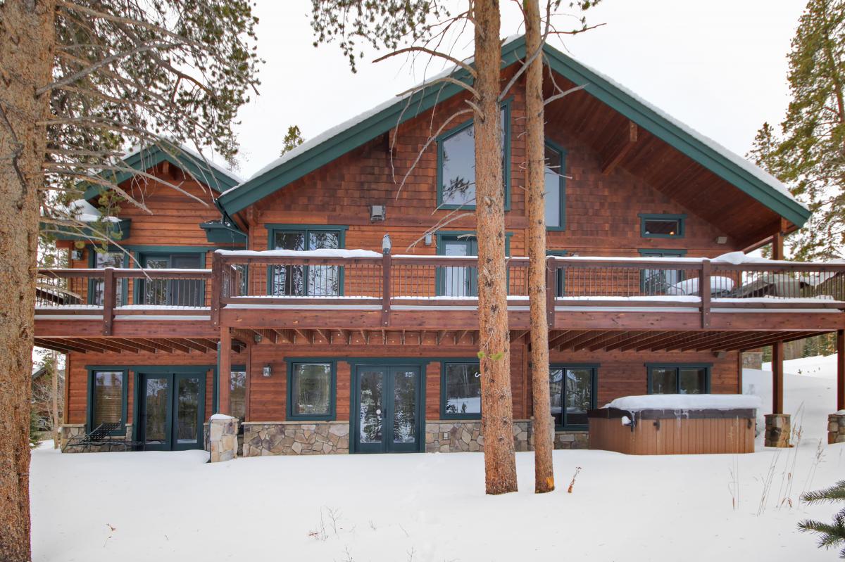 Cozy Breck Lodge