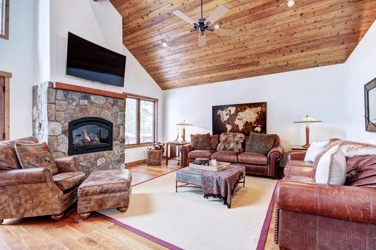 Cozy Breck Lodge