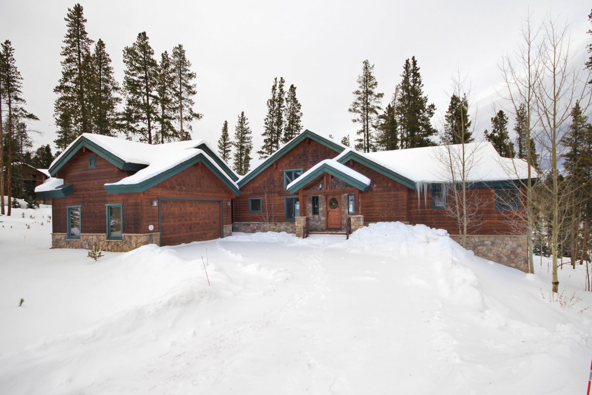 Cozy Breck Lodge