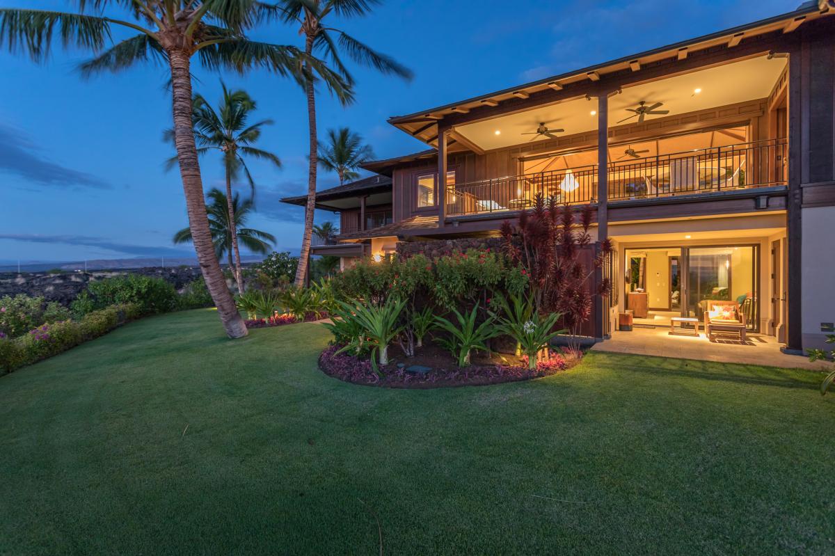 Haliipua Villa 104 at sunset
