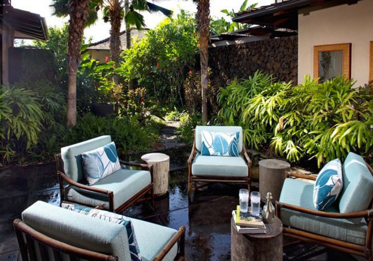 Cozy outdoor space of Haliipua Villa 104 for socializing or simply enjoying the surroundings