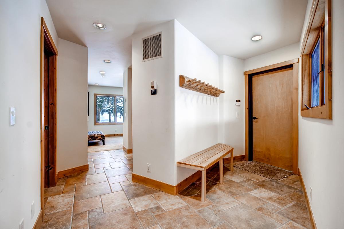 Mud room - Dunkin Hill Lodge Breckenridge Vacation Rental