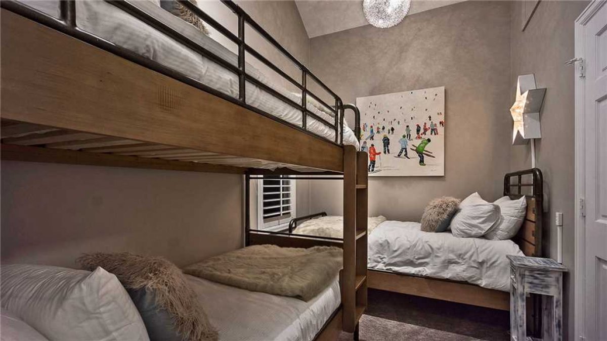 Bunk Bedroom