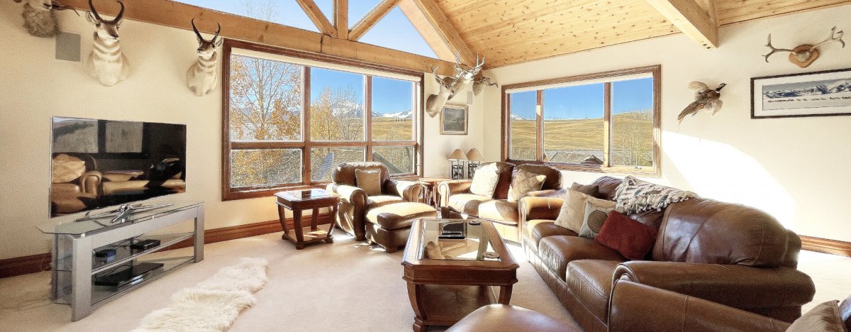 Lodge on the Point