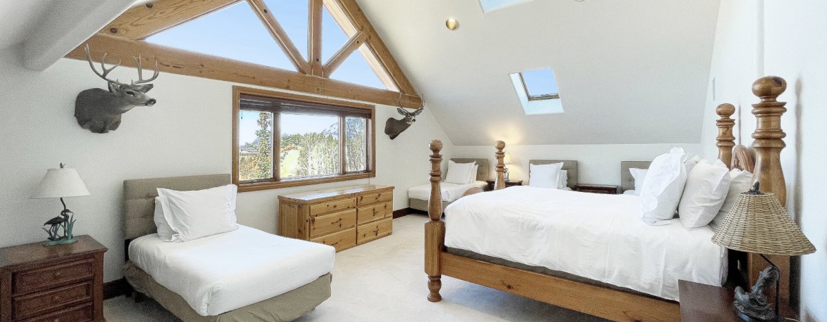 Lodge on the Point
