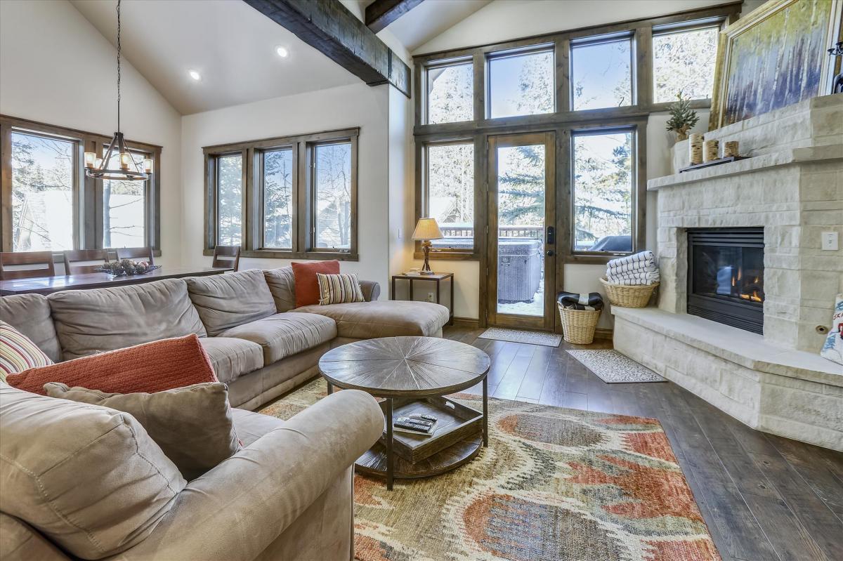 Spacious living area - Highwood Hideaway Breckenridge Vacation Rental