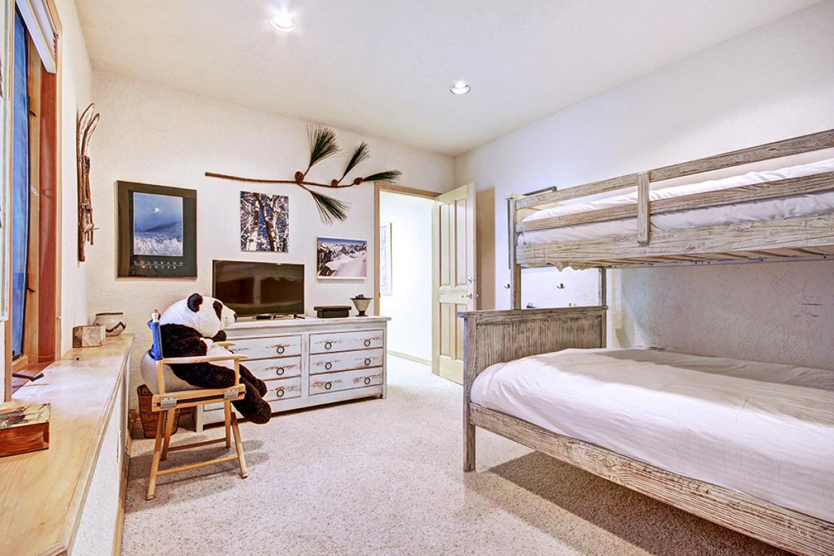 Bunk room - Charter Ridge 60 Breckenridge Vacation Rental