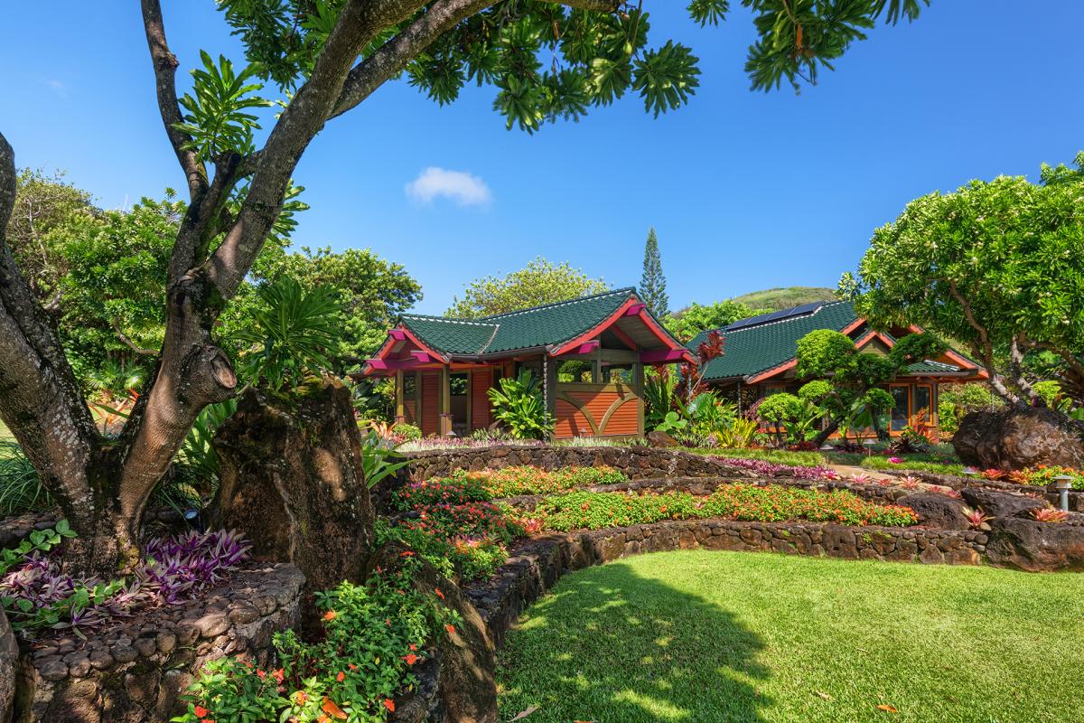 Sea Song at Kahili Bay