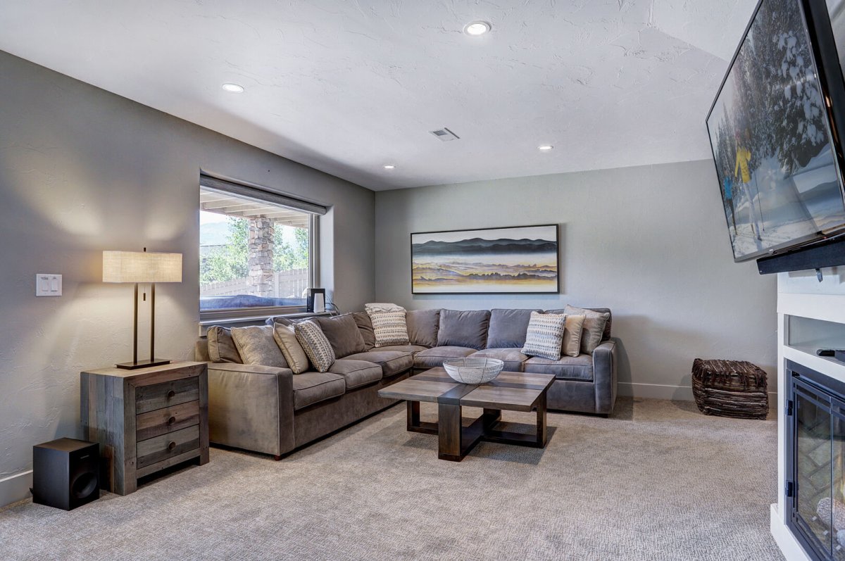 Living Area - Creekside Escape - Breckenridge Vacation Rental