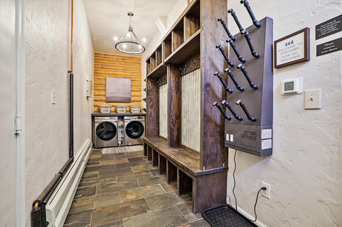 Boot warmer & Washer/dryer, American Way Chalet, Breckenridge Vacation Rental