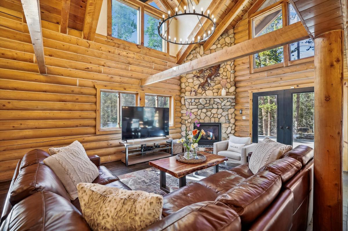 Living Area, American Way Chalet, Breckenridge Vacation Rental