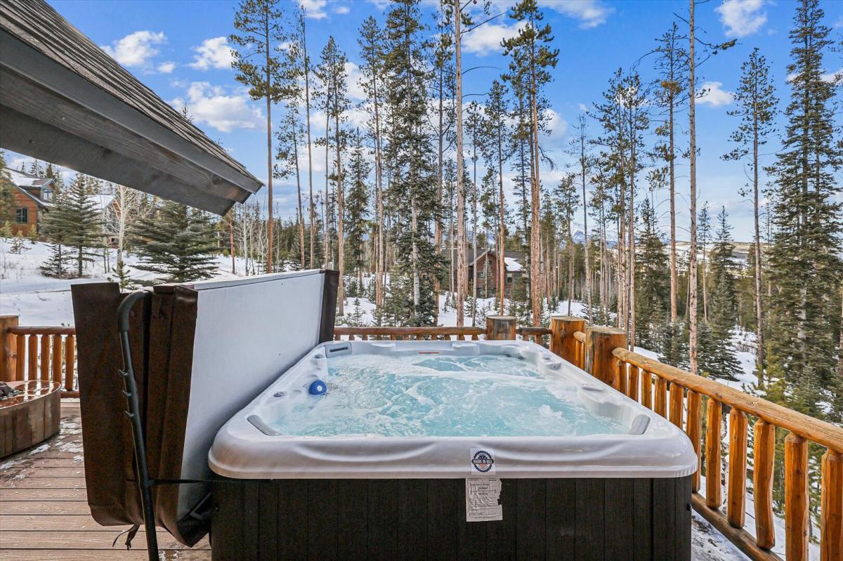 Hot Tub - Fireside Retreat - Breckenridge Vacation Rental