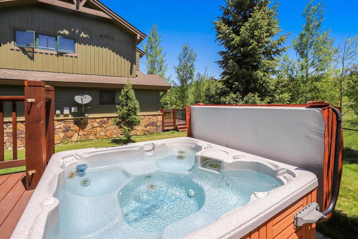 Hot Tub - Highland Greens Comfort - Breckenridge Vacation Rental