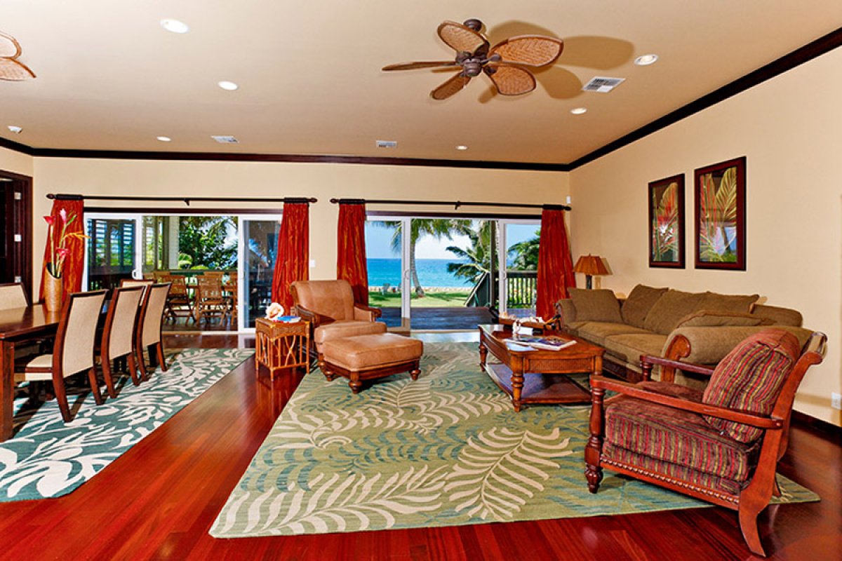 Grand living room with vaulted ceilings.