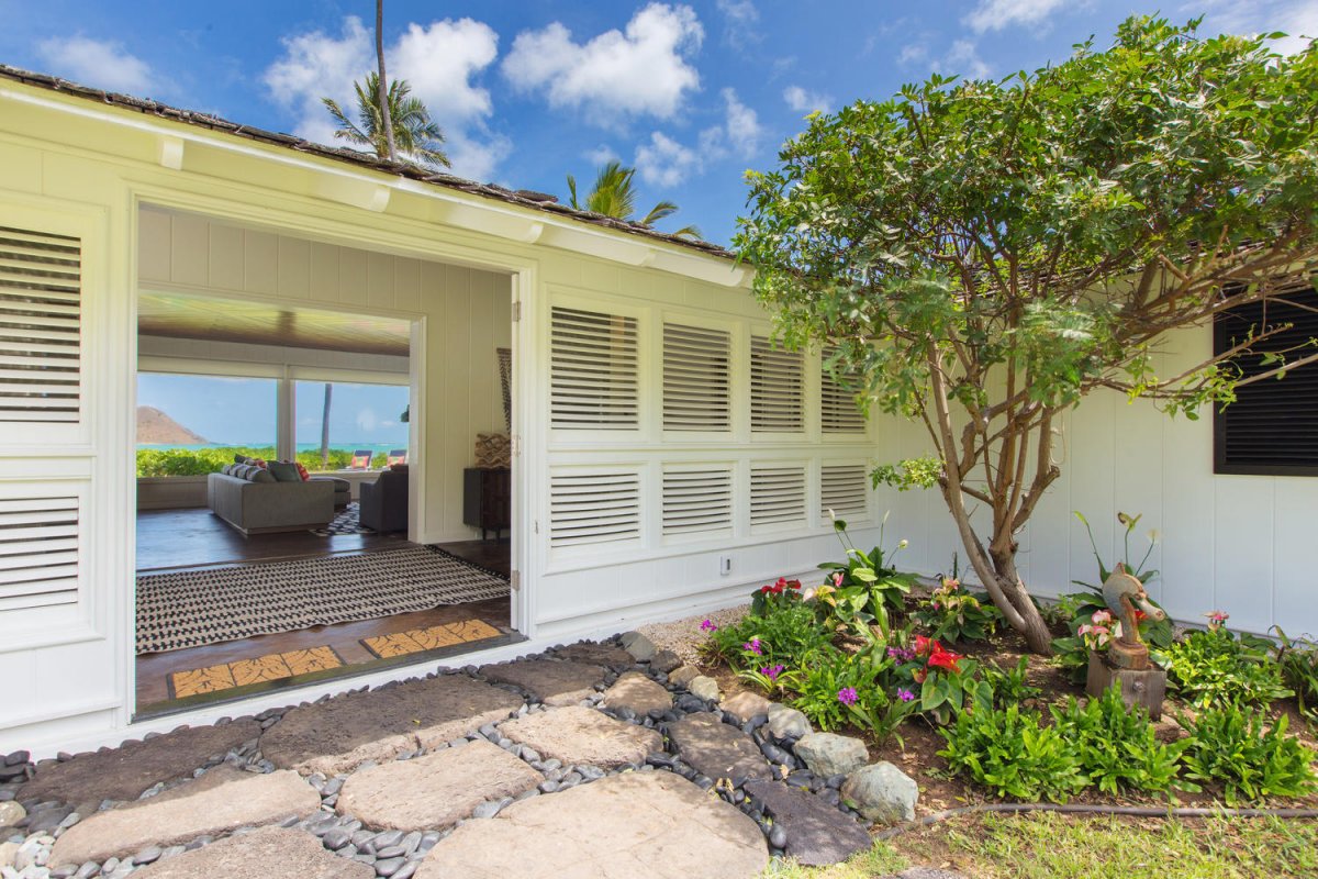 Lanikai Oceanside 5 Bedroom