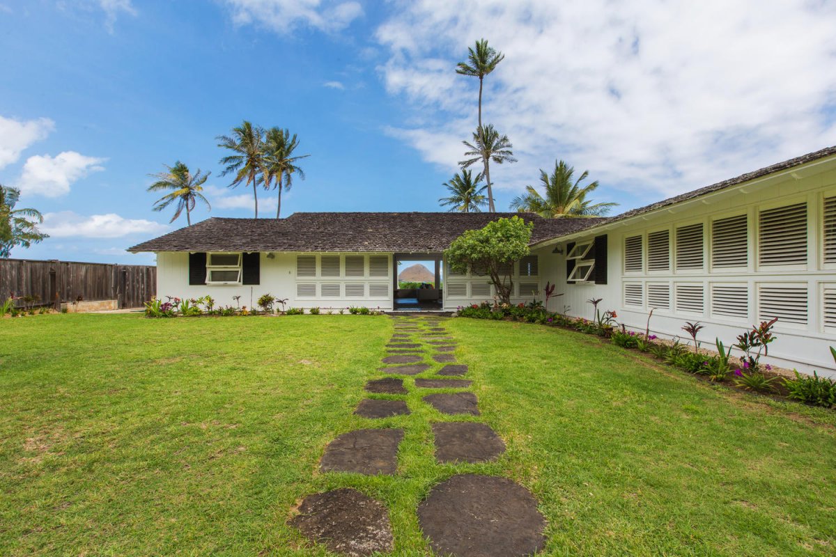 Lanikai Oceanside 5 Bedroom