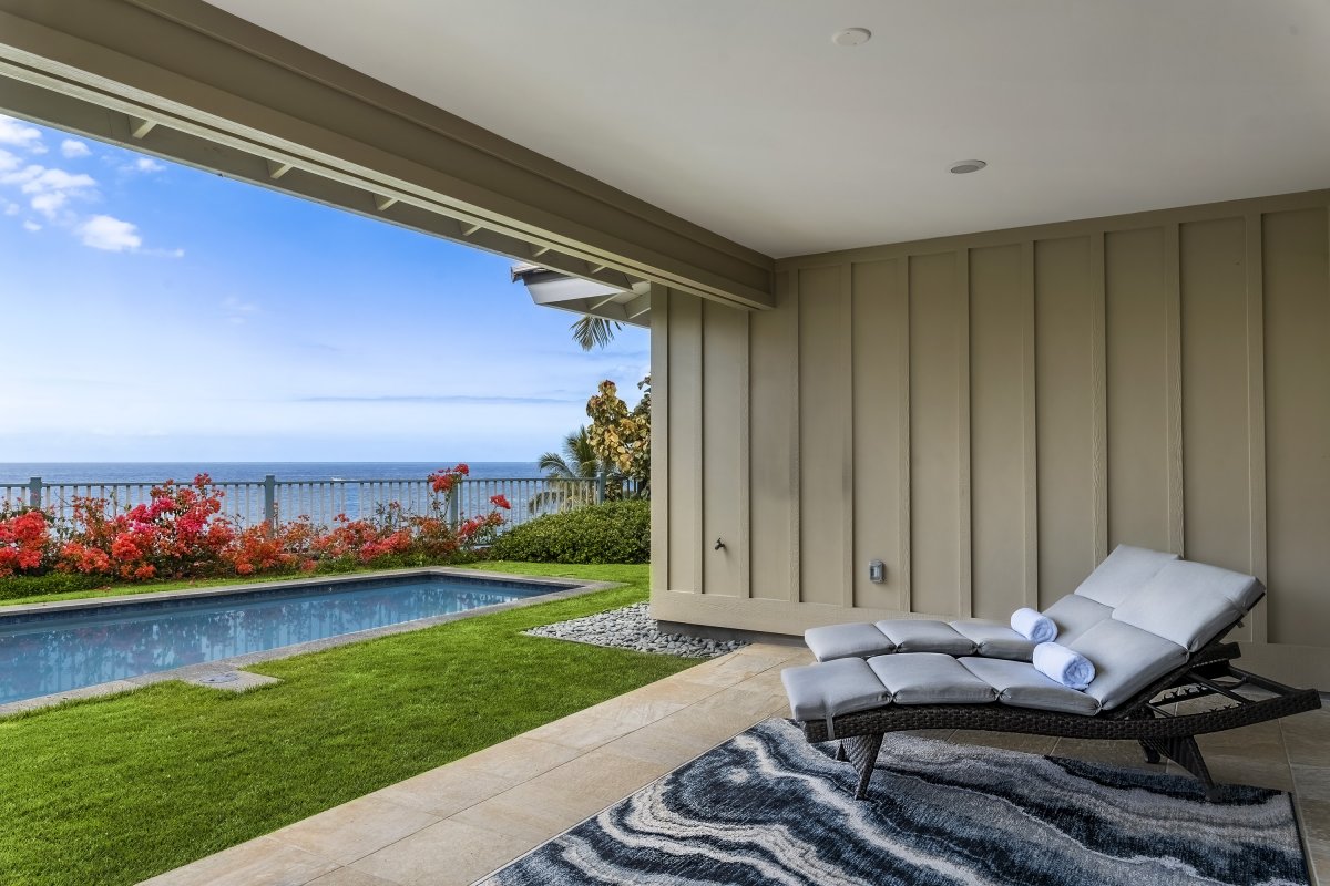 Lounge pool side on the Lanai!