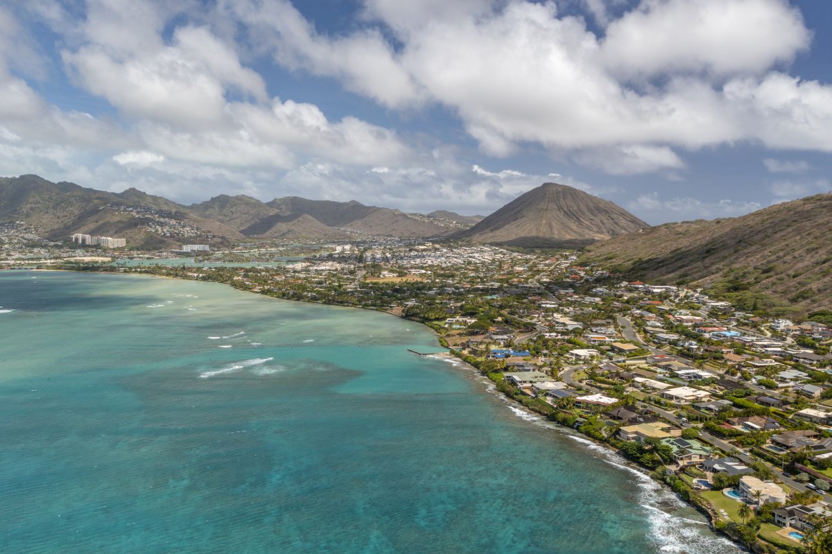 Clear turquoise waters of Hale Makana's coastline on Oahu