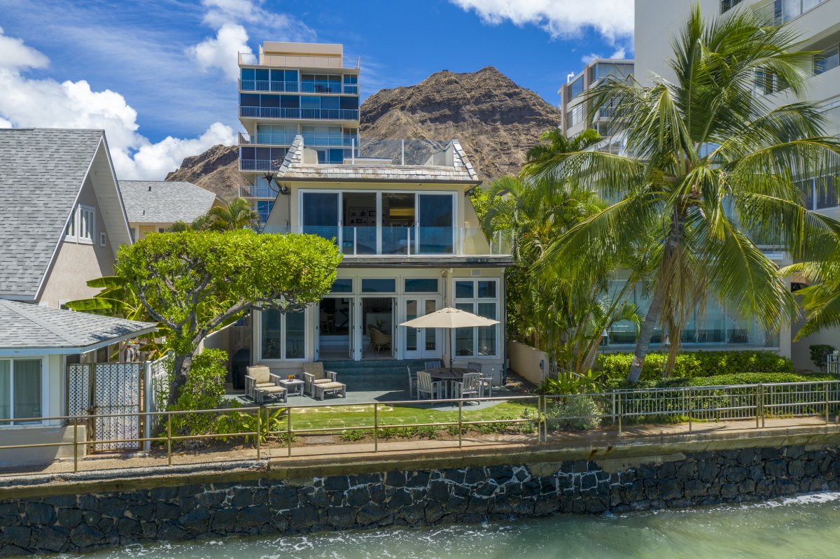 Aerial oceanside view of Diamond Head Surf House on Oahu