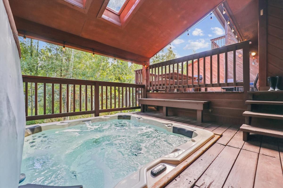 Hot Tub, Twins Getaway at Meadow Creek, Breckenridge Vacation Rental