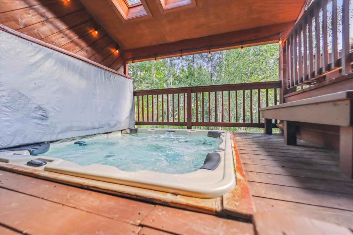 Hot Tub, Twins Getaway at Meadow Creek, Breckenridge Vacation Rental
