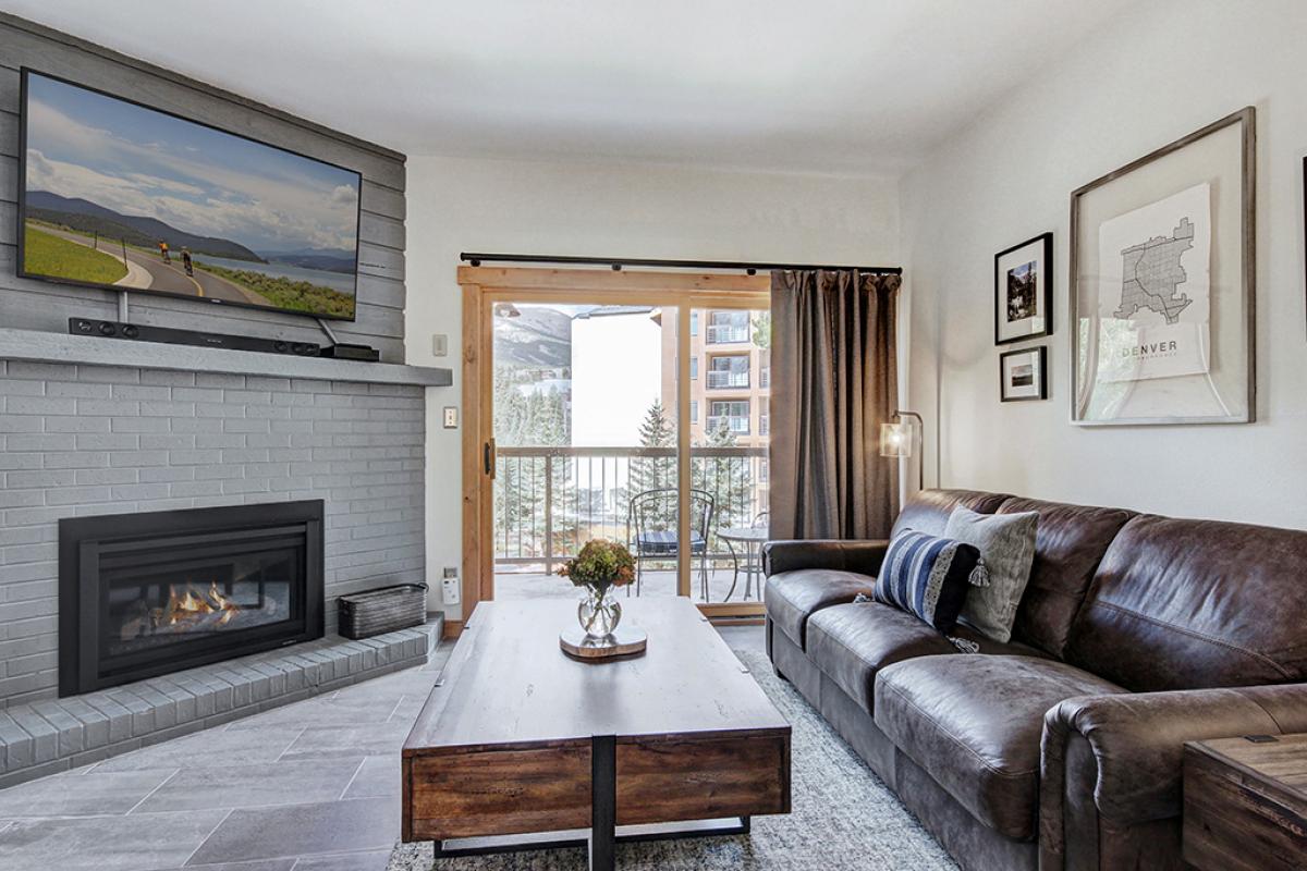 Living Area - Mountainwood 301 - Breckenridge Vacation Rental