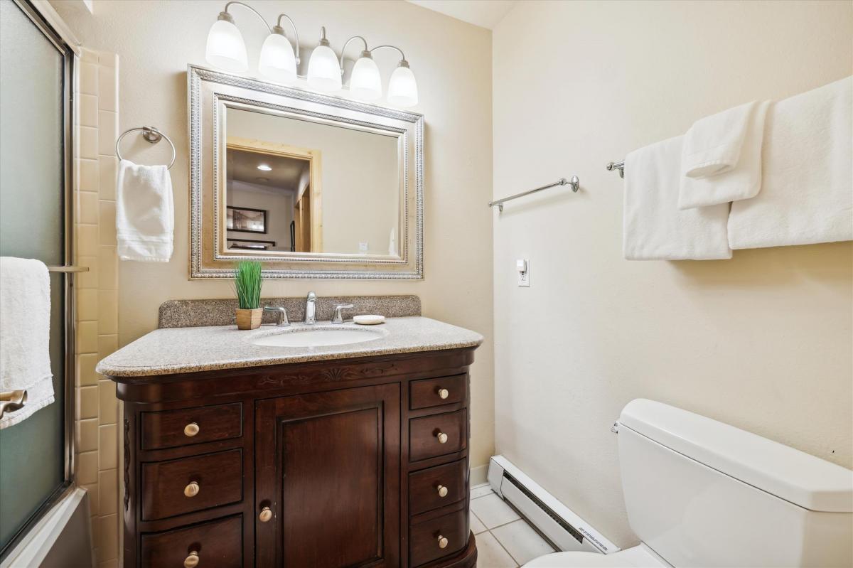 Bathroom, Pine Ridge 15A, Breckenridge Vacation Rental