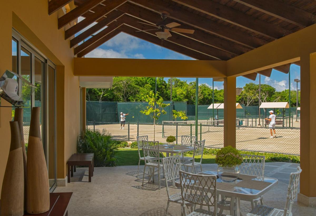 Villa Atalaya - Beautiful Villa with Large Garden & Golf View