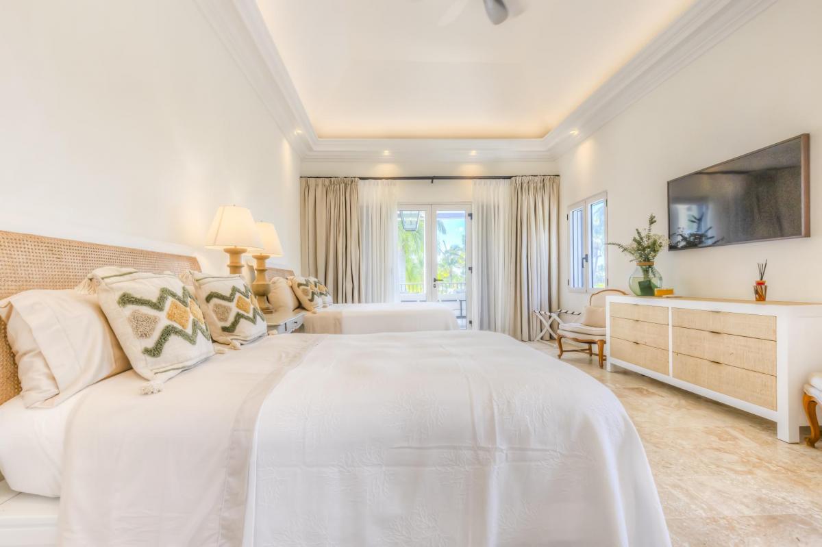 Arrecife 4 - Exceptional Villa with Large Gardens & Golf View