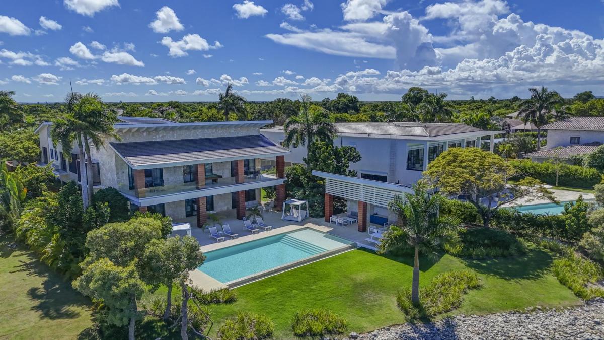 Hacienda A39 - Outstanding Lakefront Villa with Golf View