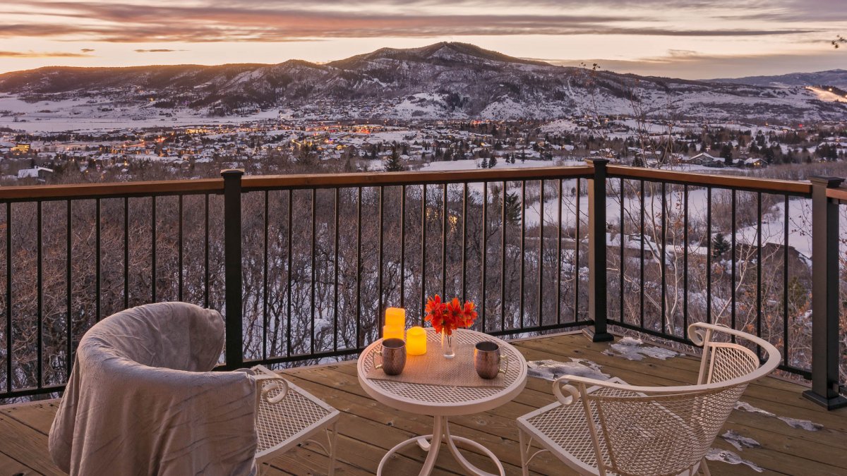 Glacier Lodge - West