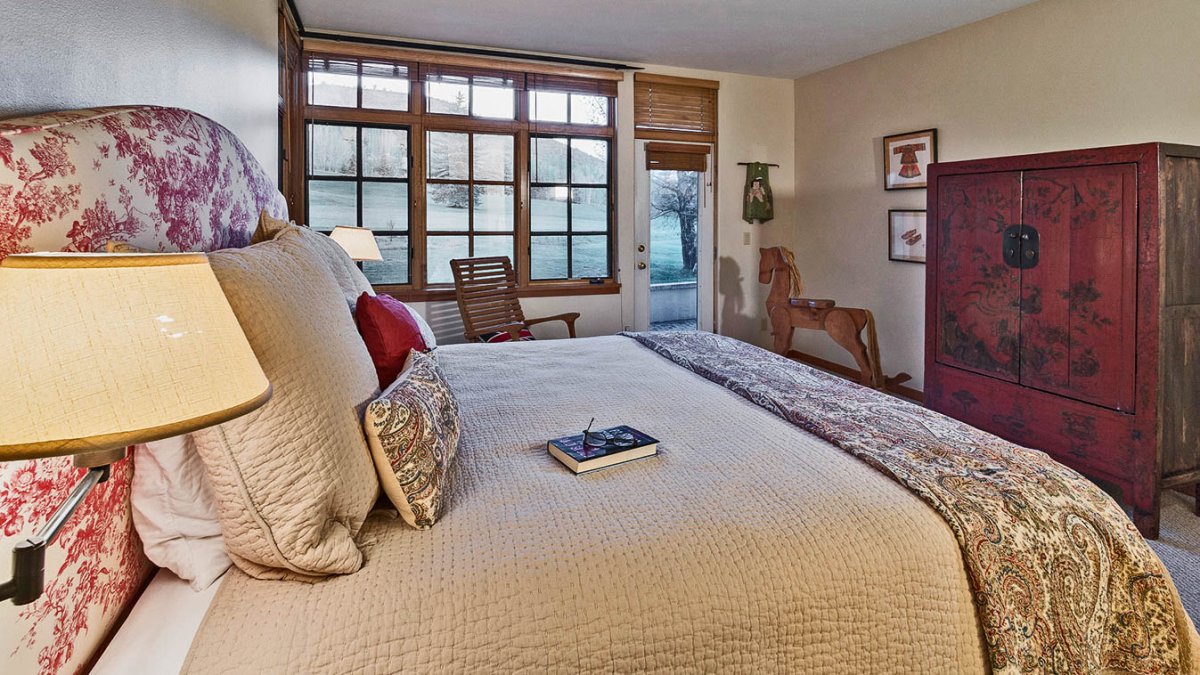 Chalet Fairway