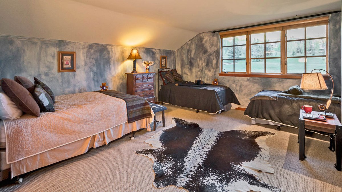 Chalet Fairway