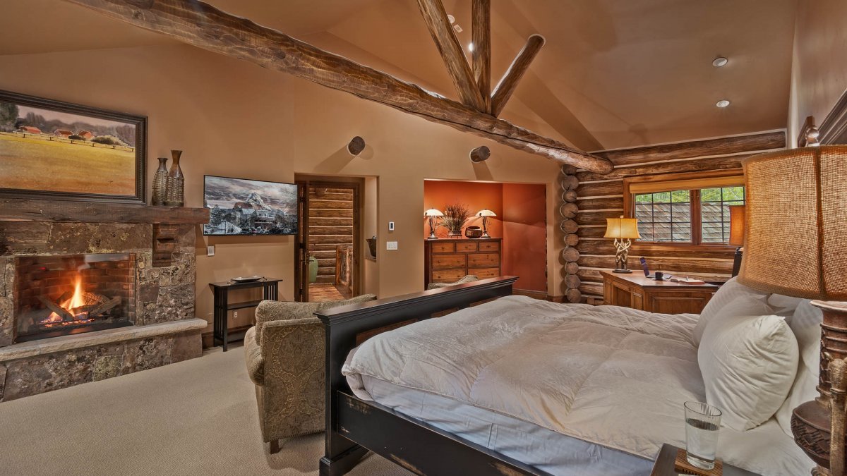 Pioneer Lodge