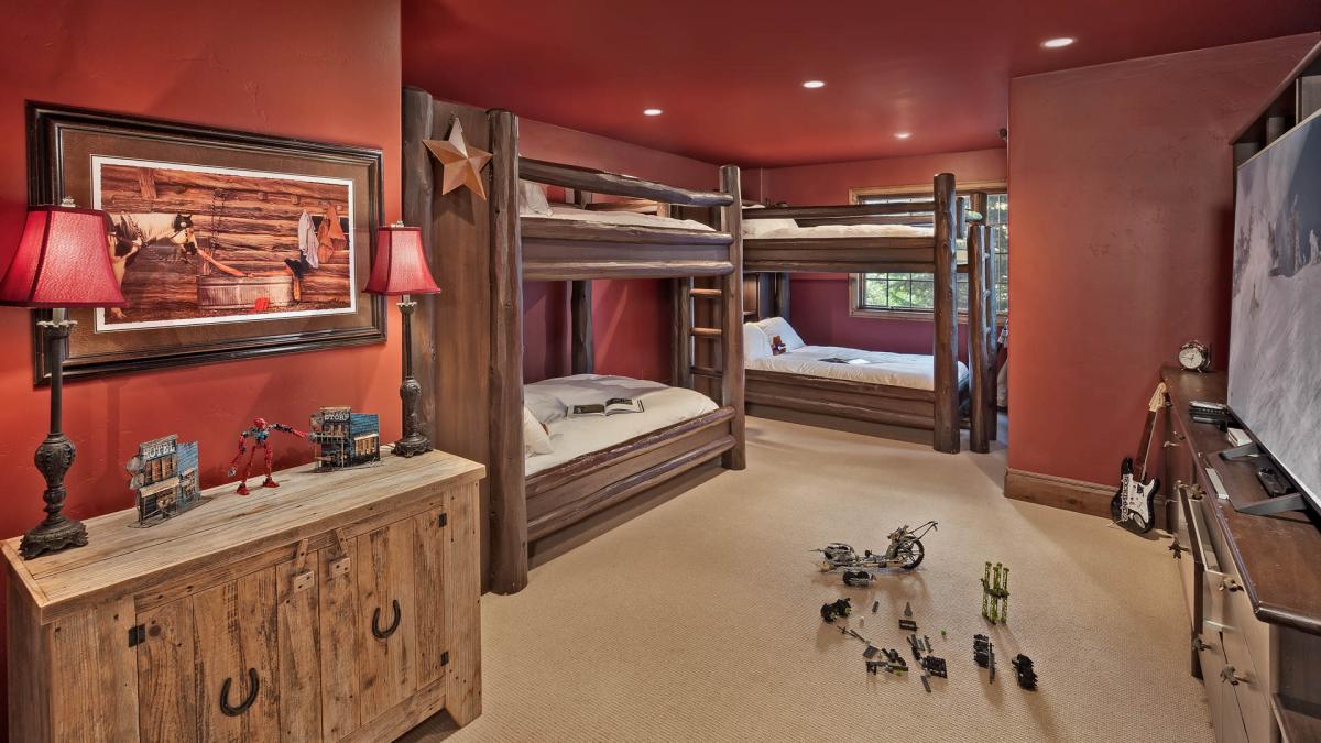 Pioneer Lodge