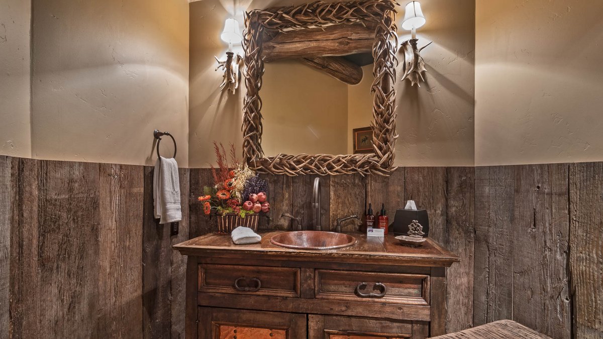 Pioneer Lodge