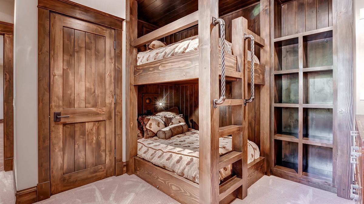 Rocky Mountain Lodge