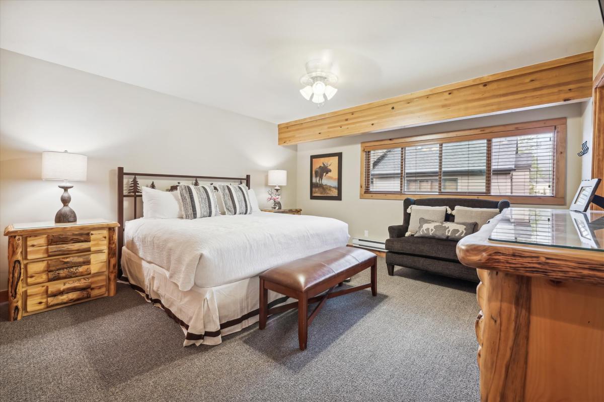 Upper Level Main Bedroom