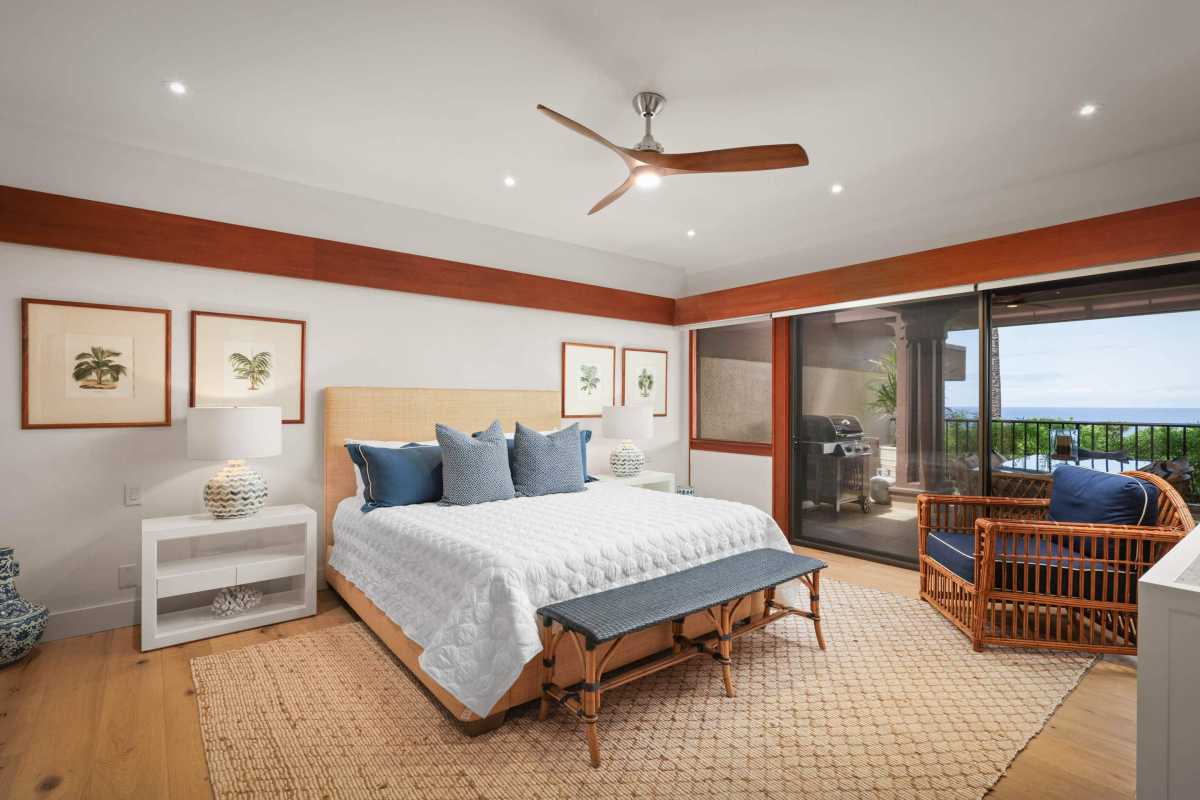 Cozy up in the king bed, cool off with the ceiling fan, or step outside for fresh air on the terrace