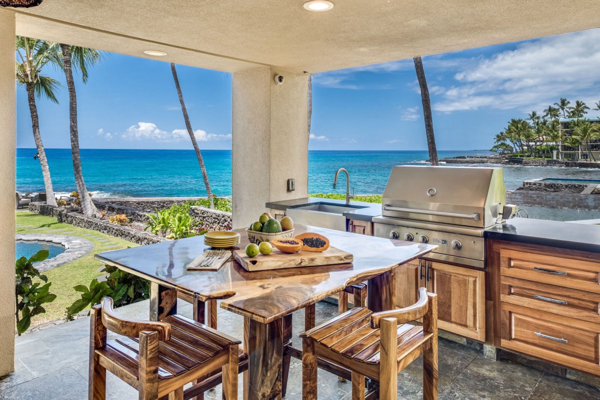 Fire up the grill for an alfresco feast on Moana Lanai's BBQ area.