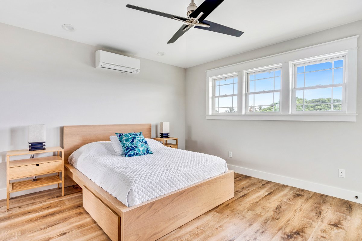 Upstairs guest bedroom three with AC and private lanai