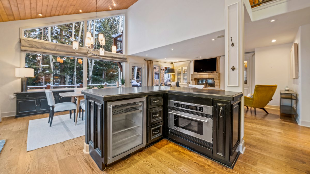 Kitchen with high-end appliances