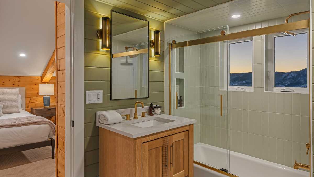 Shared jack and jill ensuite on upper level